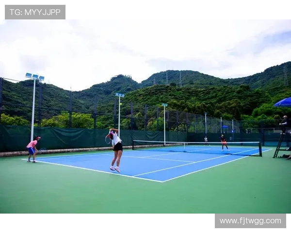 深圳网球队的训练与比赛状态全景揭秘助力网球巨献的崛起与发展 深圳网球队的训练与比赛状态全景揭秘助力网球巨献的崛起与发展