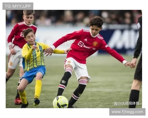 小孩们模仿足球明星精彩瞬间合集视频分享